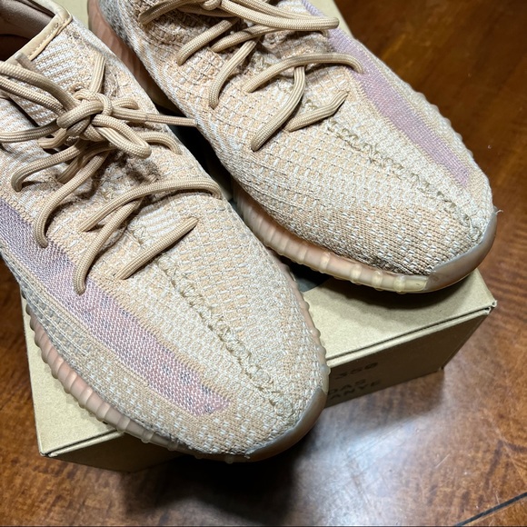 Adidas Yeezy Boost 350 V2 Clay - Picture 9 of 10